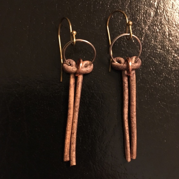 ARTISAN Khaki Tan Round Leather Bow Bronze Earrings - Picture 4 of 5